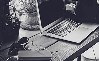 配资:361配资网-现货黄金跌破3010美元/盎司